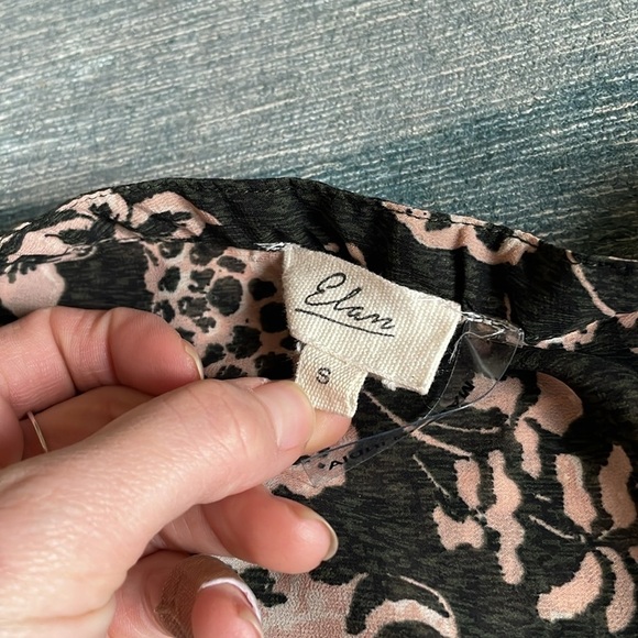 Elan Floral Black and Pink Women's Blouse - Picture 7 of 8